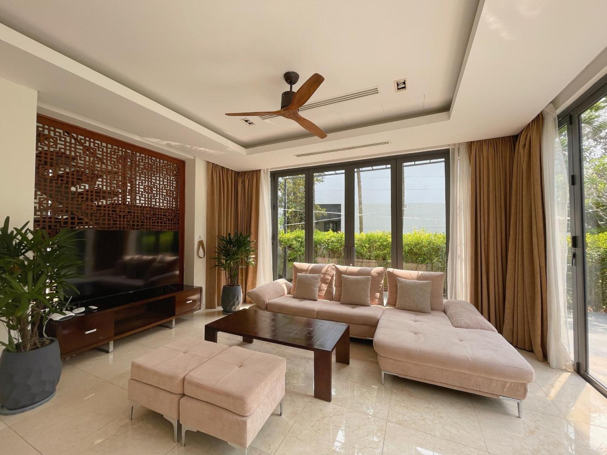 Deluxe Beach Villas By Danatrip Da Nang Exterior foto