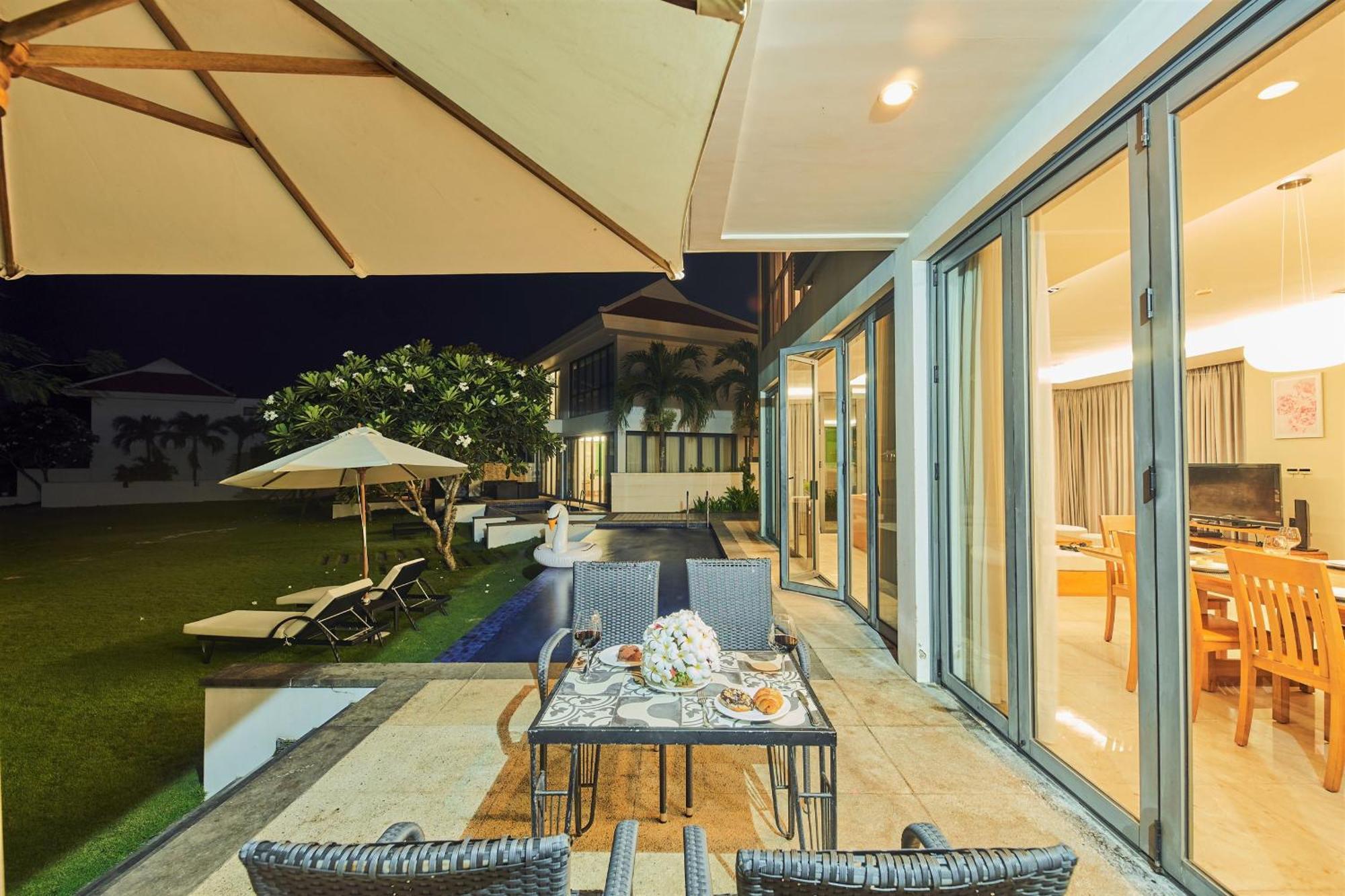Deluxe Beach Villas By Danatrip Da Nang Quarto foto